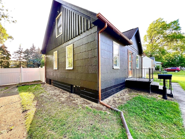 23657 Hill Ave, Warren, MI 48091 - view of side of home