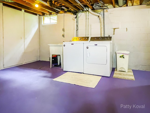 4164 Madison Ave SE, Grand Rapids, MI 49548 - laundry area featuring separate washer and dryer