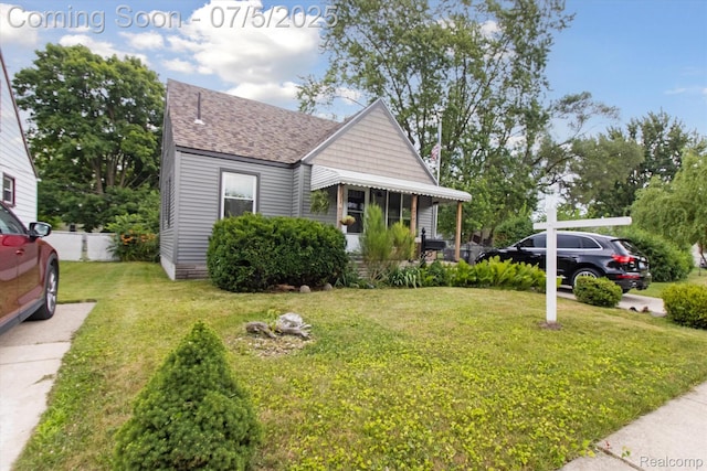 8025 Mayfair St, Taylor, MI 48180 - bungalow-style house featuring roof with shingles
