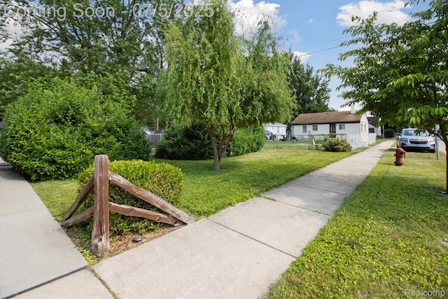 8025 Mayfair St, Taylor, MI 48180 - view of property's community