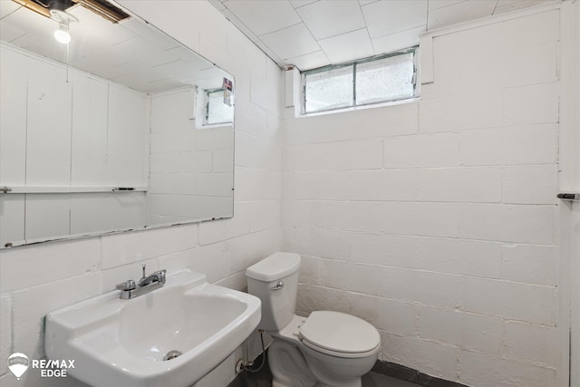 3606 Pingree Ave, Flint, MI 48503 - bathroom with a sink and toilet