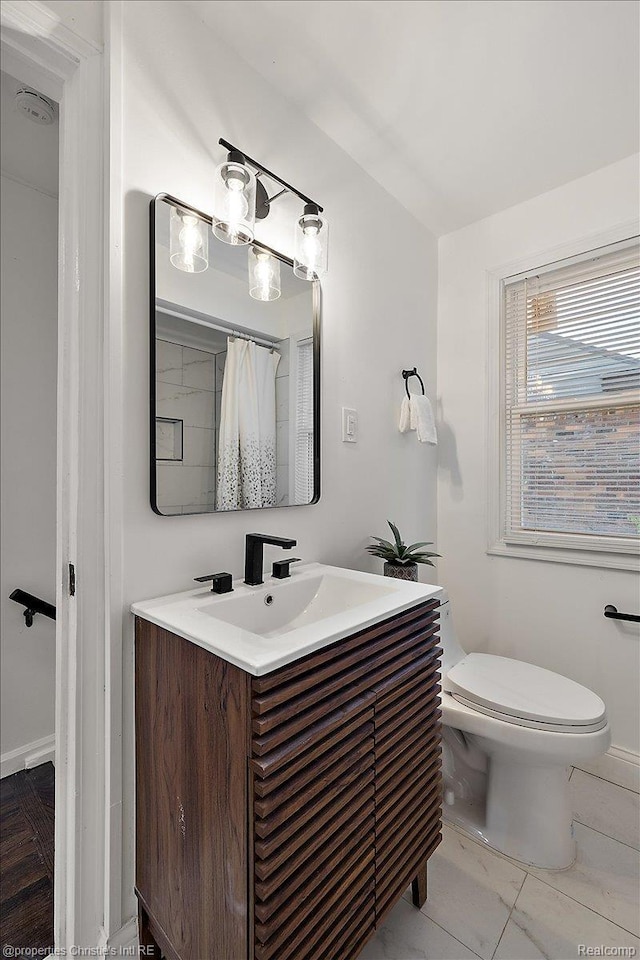 16573 Griggs St, Detroit, MI 48221 - full bath featuring vanity and marble look tiles