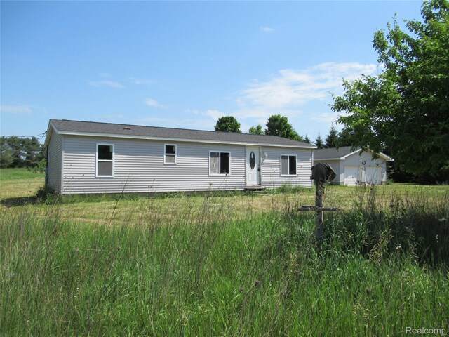 4232 Hollenbeck Rd, Columbiaville, MI 48421 - photo 1