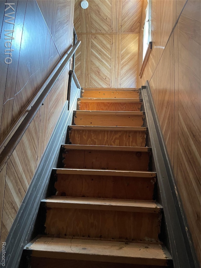 103 N Roselawn St, Pontiac, MI 48342 - view of stairway