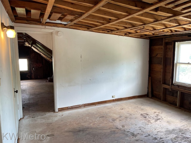 103 N Roselawn St, Pontiac, MI 48342 - unfurnished room with baseboards