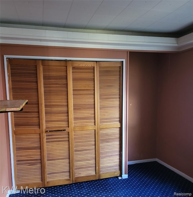 103 N Roselawn St, Pontiac, MI 48342 - detailed view of carpet floors and baseboards