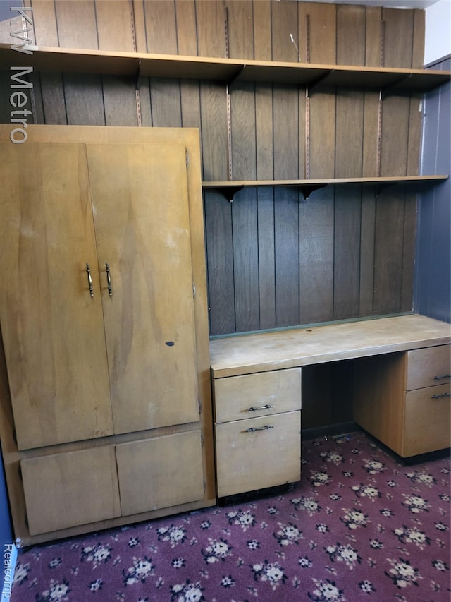 103 N Roselawn St, Pontiac, MI 48342 - detailed view of built in desk