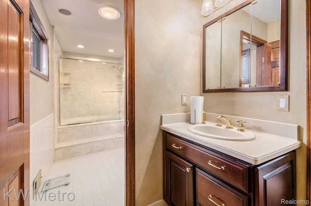 6271 Potomac Cir W, Bloomfield, MI 48322 - bathroom featuring vanity, enclosed tub / shower combo, and recessed lighting
