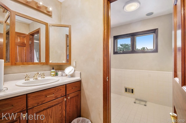 6271 Potomac Cir W, Bloomfield, MI 48322 - bathroom with vanity and tile patterned floors