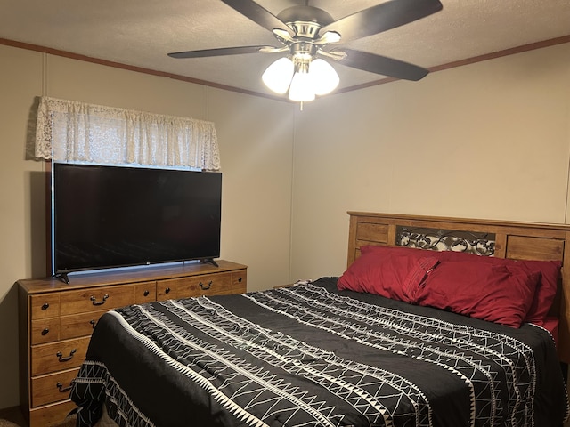 3728 Richardson St, Muskegon, MI 49442 - bedroom featuring ceiling fan and crown molding