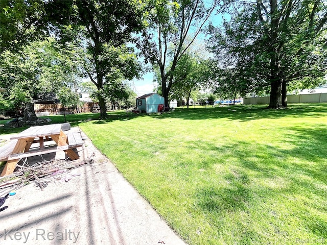 7949 Church Rd, Grosse Ile, MI 48138 - view of yard
