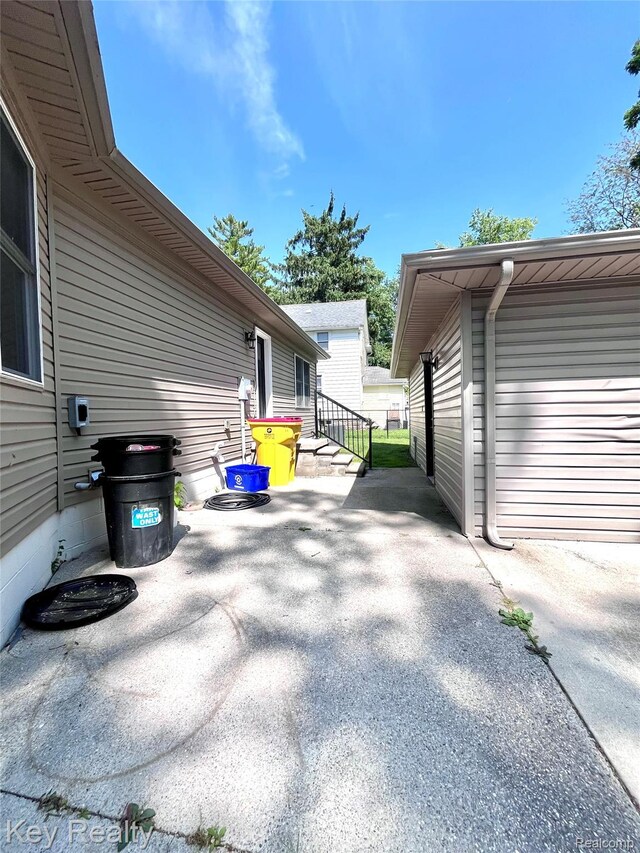 7949 Church Rd, Grosse Ile, MI 48138 - view of patio