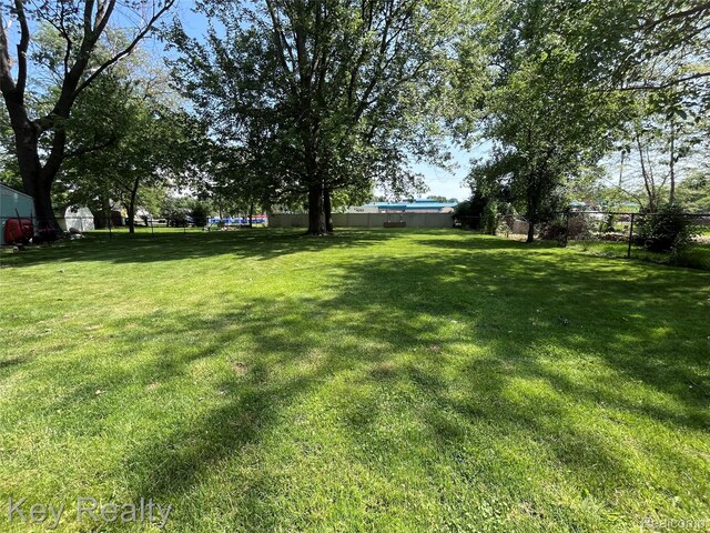7949 Church Rd, Grosse Ile, MI 48138 - view of yard