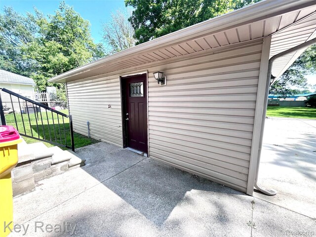 7949 Church Rd, Grosse Ile, MI 48138 - property entrance