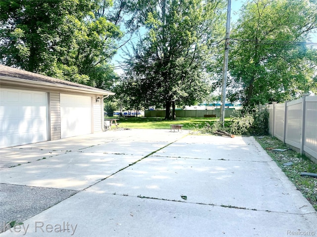 7949 Church Rd, Grosse Ile, MI 48138 - view of garage