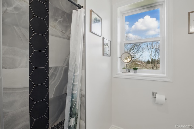 619 N Watkins, Perry, MI 48872 - bathroom with tiled shower