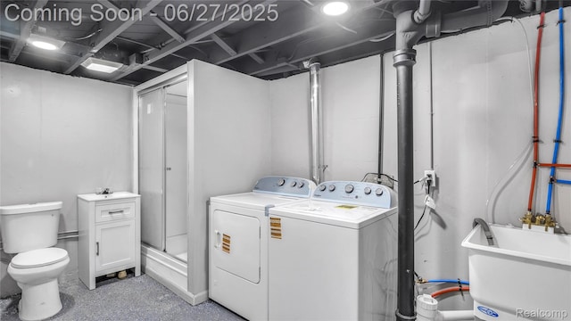 322 S Manitou Ave, Troy, MI 48017 - washroom featuring independent washer and dryer