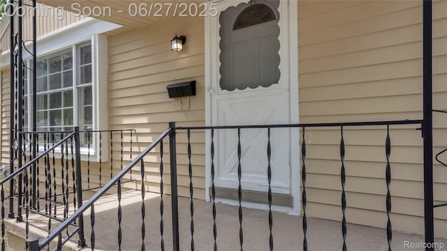 322 S Manitou Ave, Troy, MI 48017 - view of exterior entry