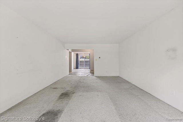 27671 W Echo Vly, Farmington Hills, MI 48334 - spare room with carpet flooring