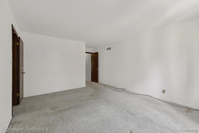 27671 W Echo Vly, Farmington Hills, MI 48334 - view of carpeted spare room