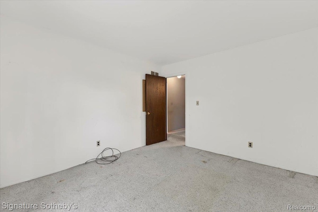 27671 W Echo Vly, Farmington Hills, MI 48334 - view of carpeted empty room
