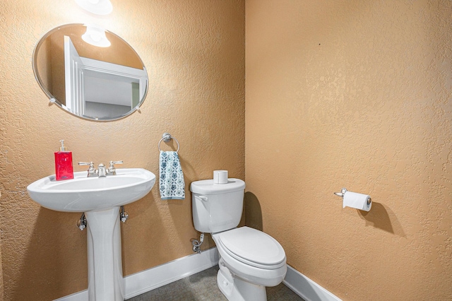 7068 Jasper Dr, Hudsonville, MI 49426 - half bath with toilet and baseboards
