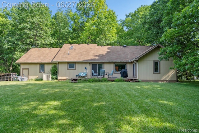 1500 Rustic Ln, Commerce Twp, MI 48390 - back of house featuring a yard and a shingled roof