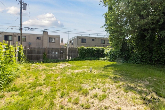 16630 Tracey St, Detroit, MI 48235 - view of yard