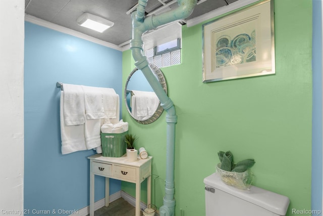 11670 Marlowe St, Detroit, MI 48227 - bathroom featuring toilet and ornamental molding