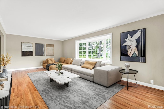 4770 Hedgewood Dr, Bloomfield Hills, MI 48301 - living room with wood finished floors and ornamental molding
