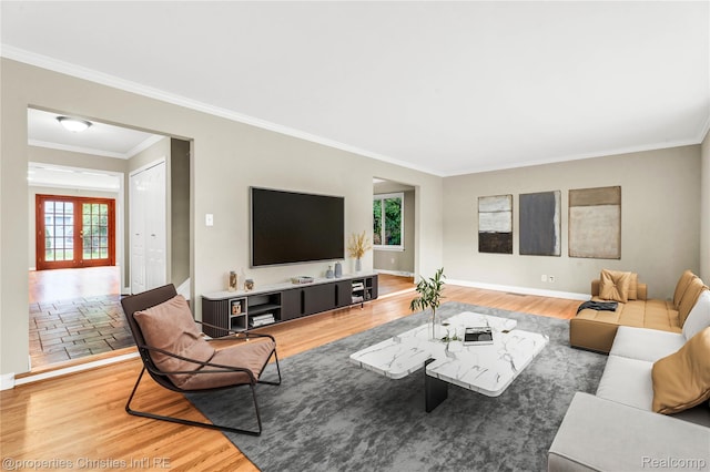 4770 Hedgewood Dr, Bloomfield Hills, MI 48301 - living room featuring light wood-style floors and ornamental molding