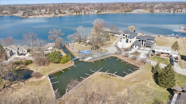 5080 Kitson Ln, West Bloomfield, MI 48324 - photo 2