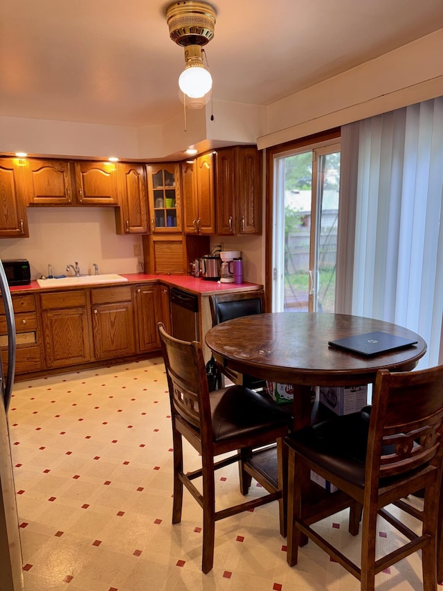34516 John St, Wayne, MI 48184 - view of dining area