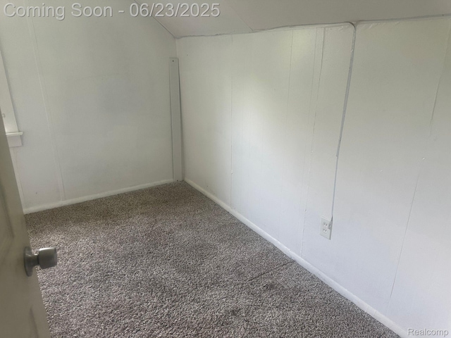 4080 Isabelle St, Dearborn, MI 48141 - empty room featuring carpet and baseboards