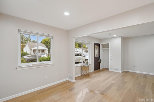 11020 Jewett Ave, Warren, MI 48089 - unfurnished room with light wood-style flooring, healthy amount of natural light, and recessed lighting