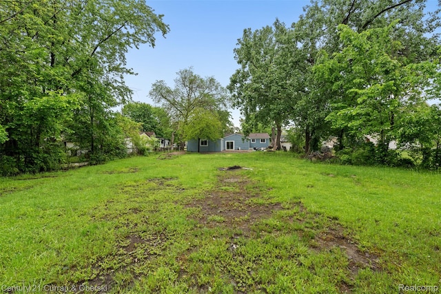 6262 Garden Ct, Warren, MI 48091 - view of yard