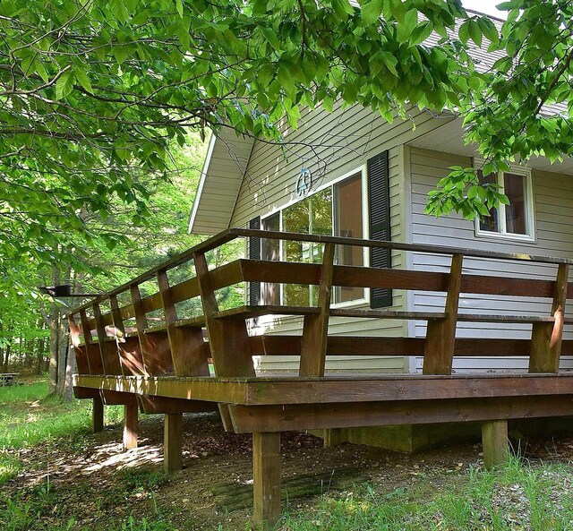 4467 S Forthill Dr, Suttons Bay, MI 49682