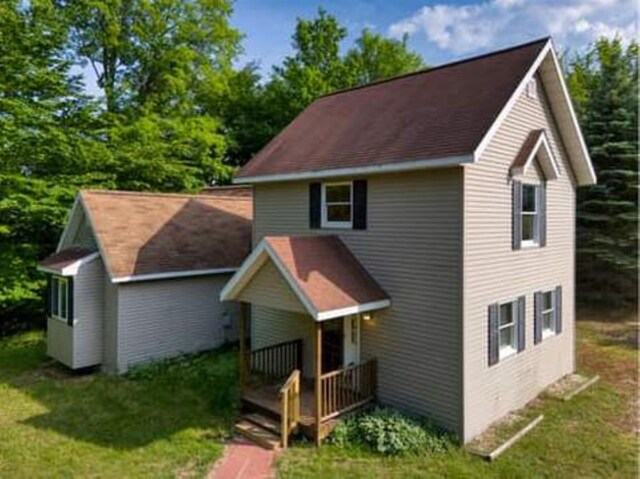 4467 S Forthill Dr, Suttons Bay, MI 49682