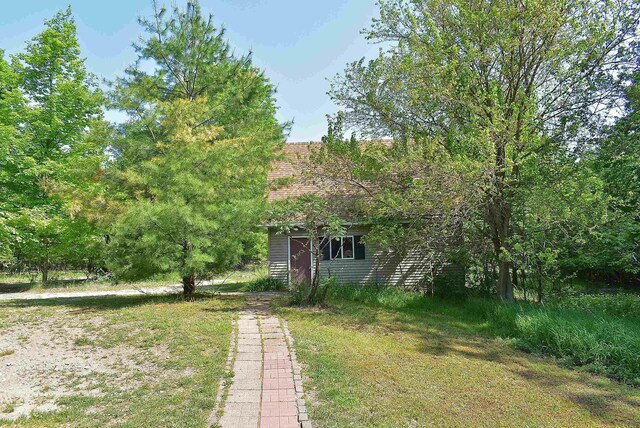 4467 S Forthill Dr, Suttons Bay, MI 49682