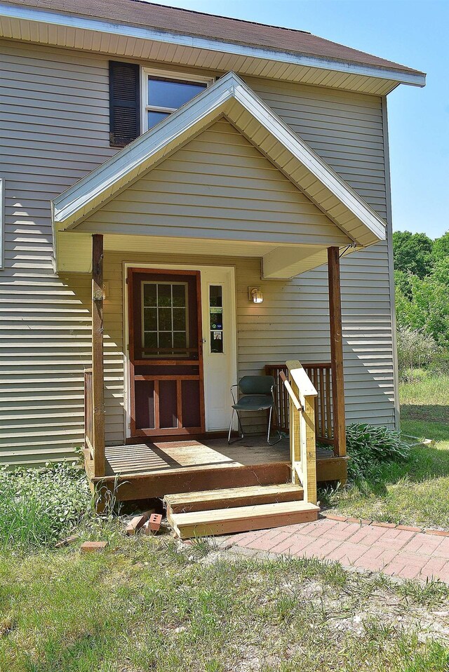 4467 S Forthill Dr, Suttons Bay, MI 49682