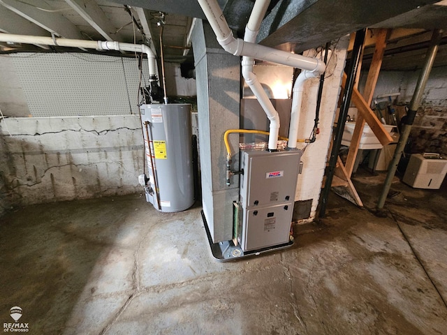 209 W Stewart St, Owosso, MI 48867 - utilities featuring gas water heater
