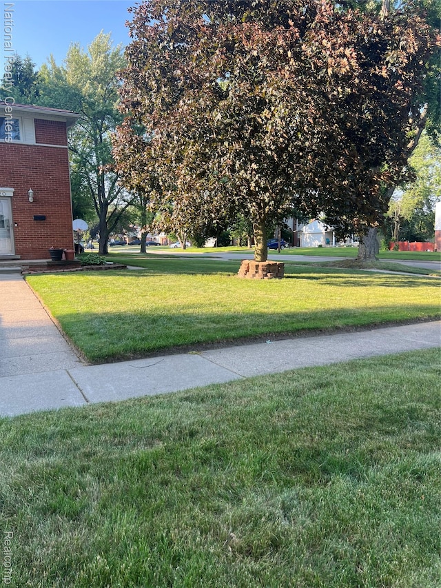 20120 N Covington Pkwy, Southfield, MI 48221 - view of grassy yard