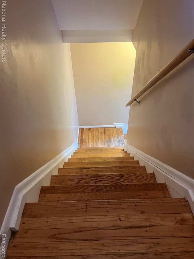 20120 N Covington Pkwy, Southfield, MI 48221 - staircase featuring wood finished floors and baseboards