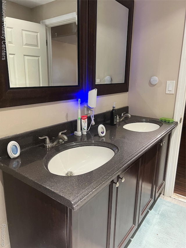 20120 N Covington Pkwy, Southfield, MI 48221 - full bath featuring double vanity