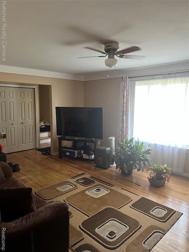 20120 N Covington Pkwy, Southfield, MI 48221 - living room featuring wood finished floors and ceiling fan