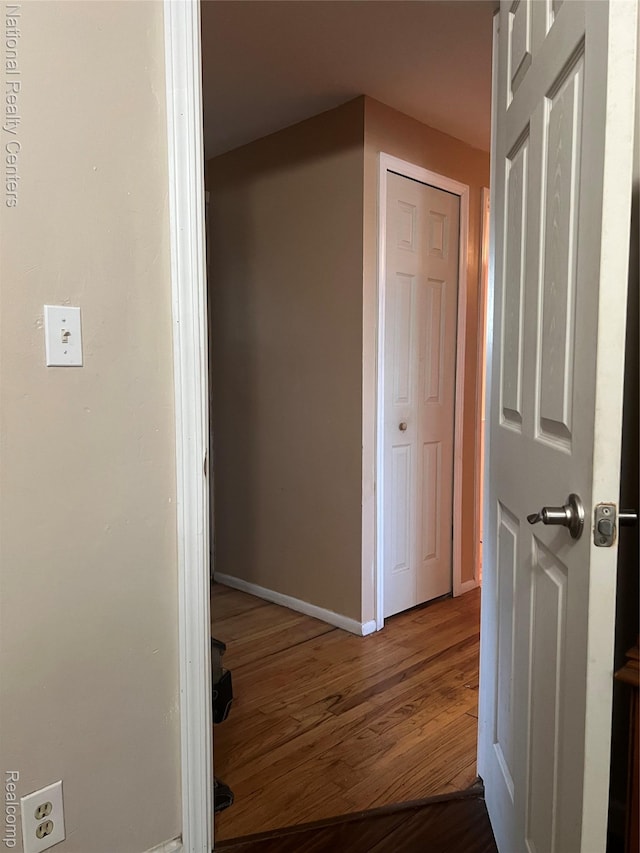 20120 N Covington Pkwy, Southfield, MI 48221 - corridor featuring wood finished floors and baseboards