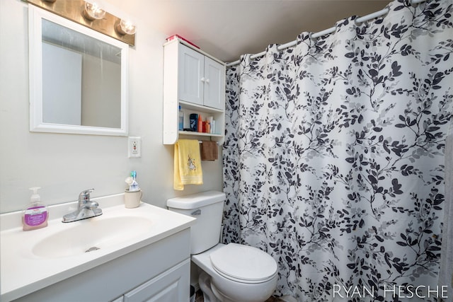 160 Division St, Saranac, MI 48881 - full bath with vanity and curtained shower