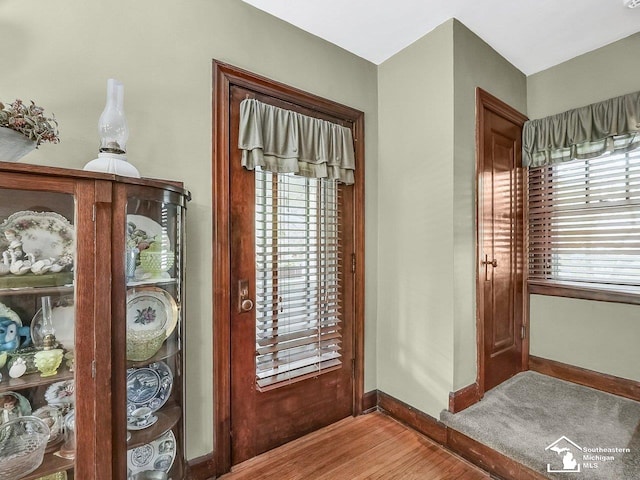 2252 W Temperance Rd, Temperance, MI 48182 - foyer entrance featuring wood finished floors and baseboards