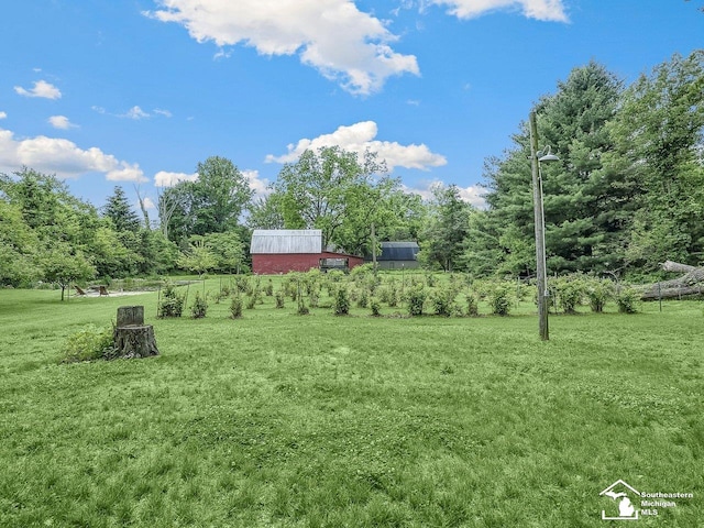 2252 W Temperance Rd, Temperance, MI 48182 - view of green lawn with an outdoor structure