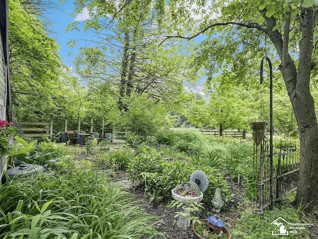 2252 W Temperance Rd, Temperance, MI 48182 - view of yard